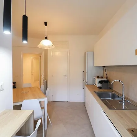 Spacious 2 - Ac Wifi & Metro 9 Min Apartmán