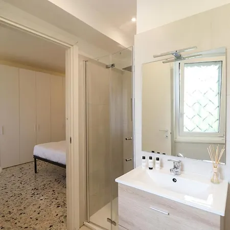 Spacious 2 - Ac Wifi & Metro 9 Min Apartmán *