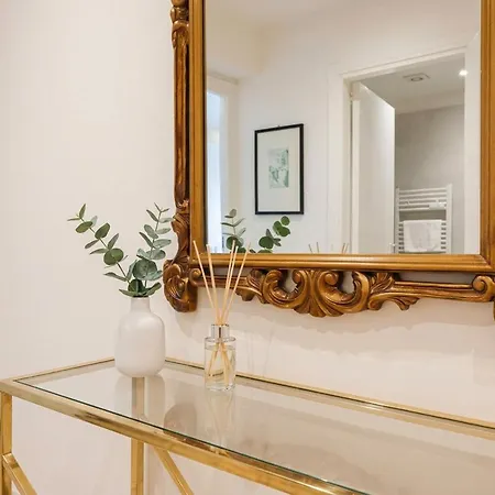 Apartmán Spacious 2 - Ac Wifi & Metro 9 Min *